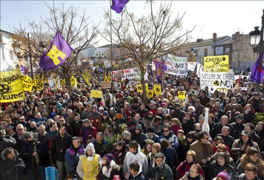 Más de un millar de personas en una manifestación antinuclear en Cuenca