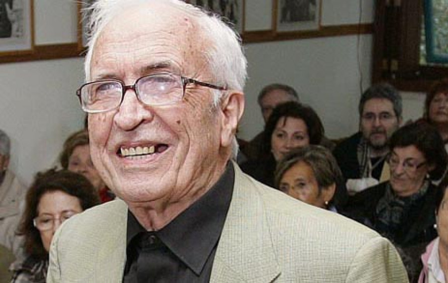 Neira Vilas agradece el “estimulante  y grato” premio Pedra do Destino