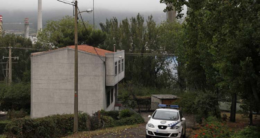 Denuncian que una mujer okupó tres casas de Meicende el sábado