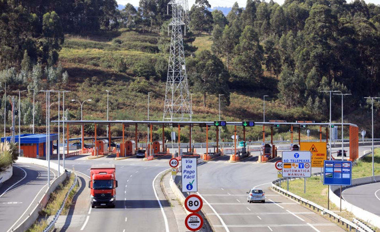 Cortes de tráfico en la autopista A Coruña-Carballo por la campaña de refuerzo del firme de la Xunta