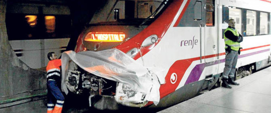 Un choque entre dos trenes en una estación de Barcelona deja 25 heridos