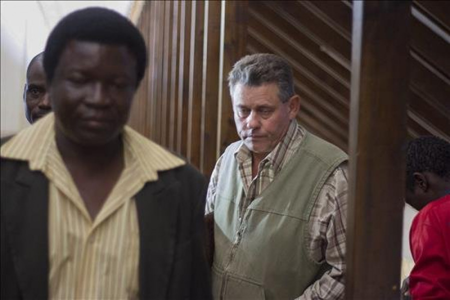 Aplazado el juicio al organizador de la cacería del león Cecil en Zimbabue