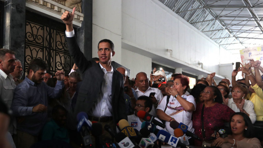 El Gobierno de Maduro discrepa sobre las medidas para frenar a Juan Guaidó