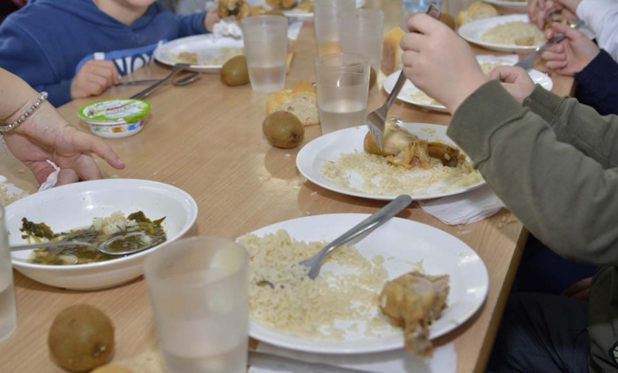 Abanca proporciona este verano 80.000 menús a escolares gallegos