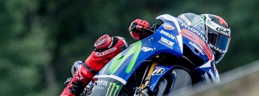 Lorenzo firma la pole con nuevo récord del circuito