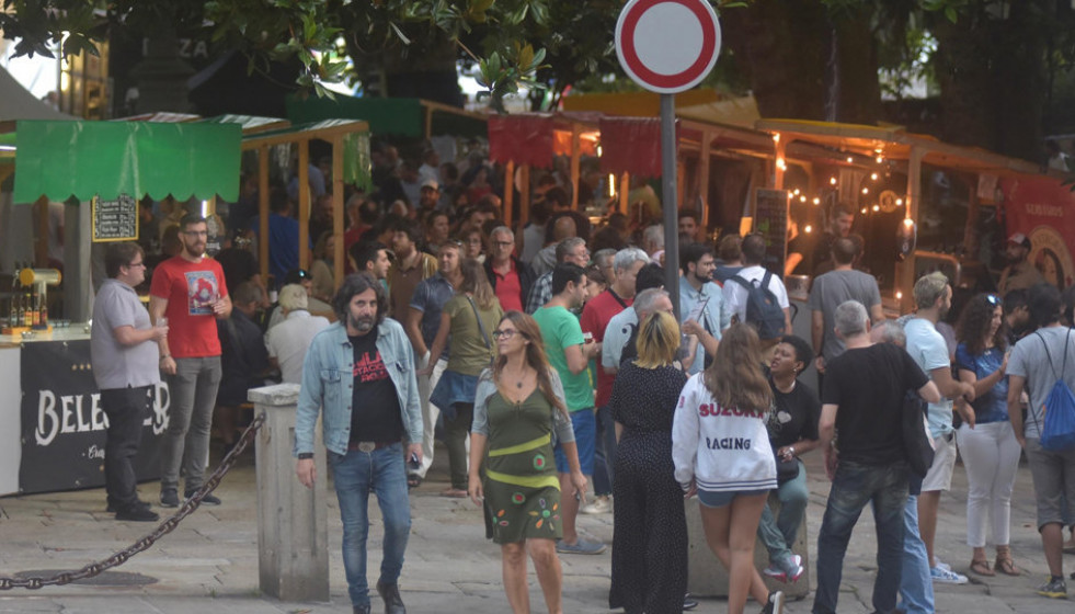 El comercio de la Ciudad Vieja toma el relevo de las fiestas de María Pita con la sexta Feira da Cervexa Artesá