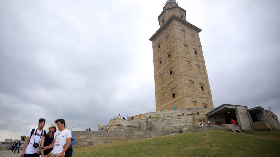 La Torre de Hércules recibió a casi 44.800 visitantes en lo que va de año, la mayoría llegados de Galicia