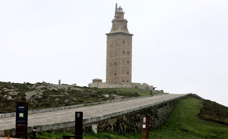 La Torre de Hércules ampliará los aforos desde este viernes