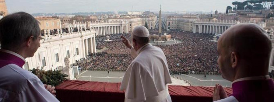 El papa recuerda en su mensaje “las muchas lágrimas en esta Navidad”