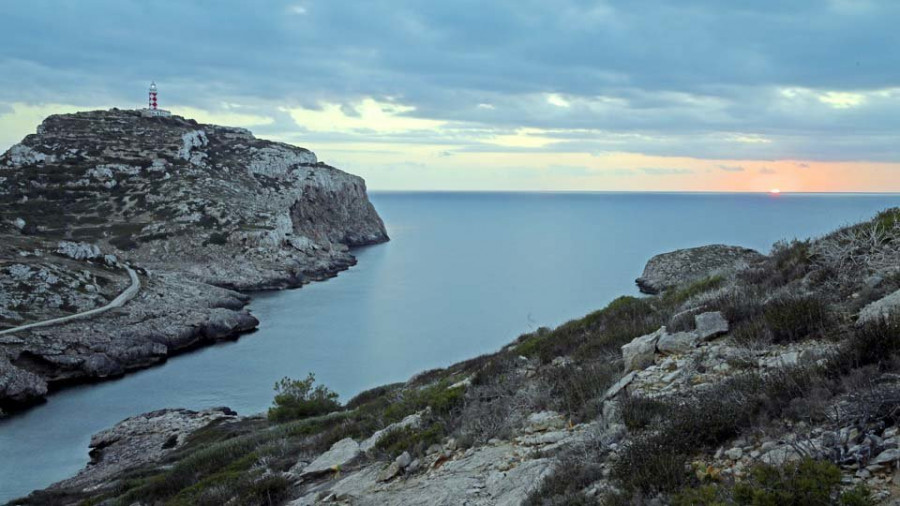 El faro de Cabrera, 150 años de triunfo de la conservación