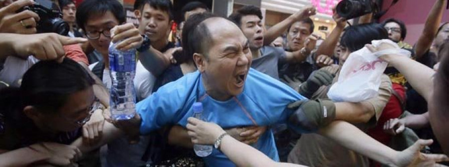 Los estudiantes salen a las calles de Hong Kong y desafían  las advertencias del Gobierno