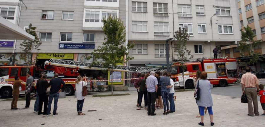 Dos mujeres resultan intoxicadas en un fuego en un piso de As Conchiñas