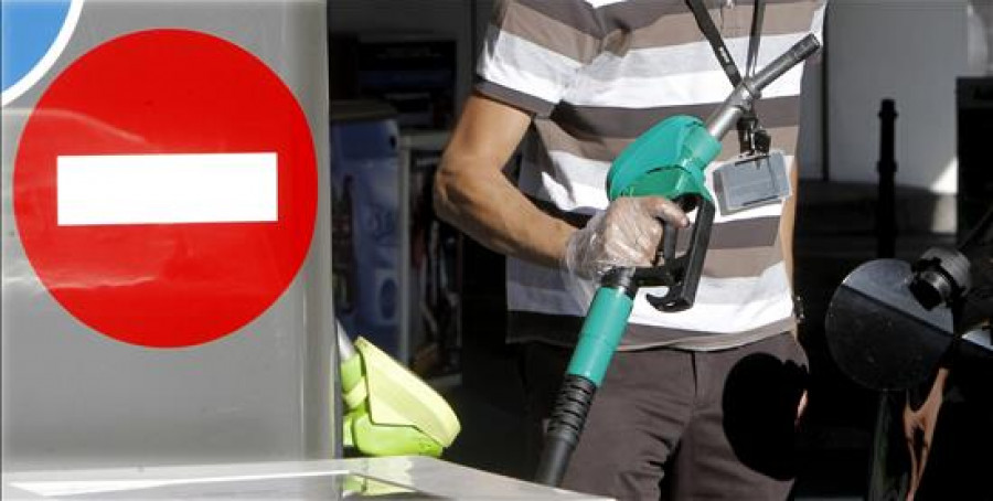 El precio de la gasolina coge impulso en la última quincena y por el Puente de Mayo