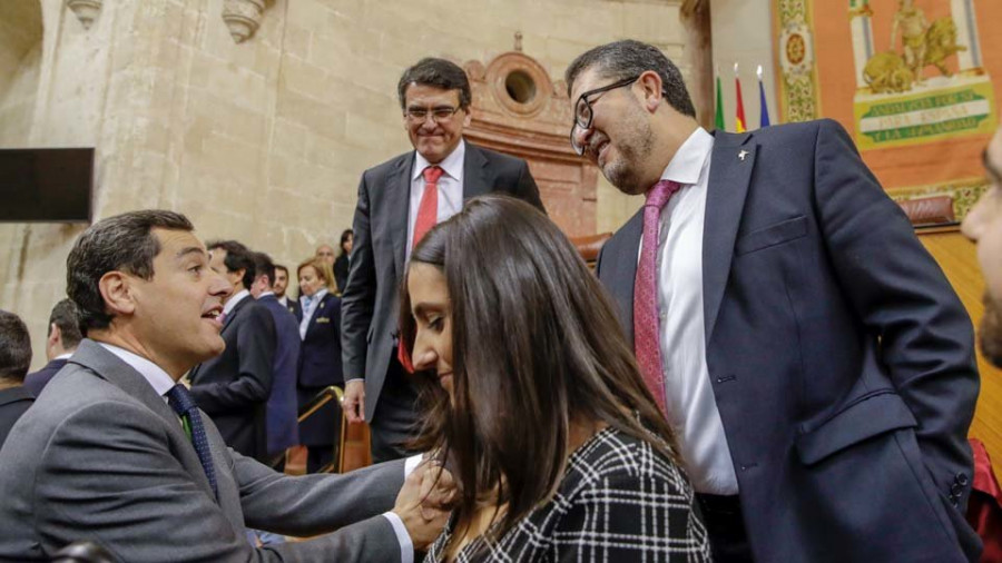 El PP y Cs sientan a Vox en la mesa del Parlamento de Andalucía,  que presidirá Marta Bosquet