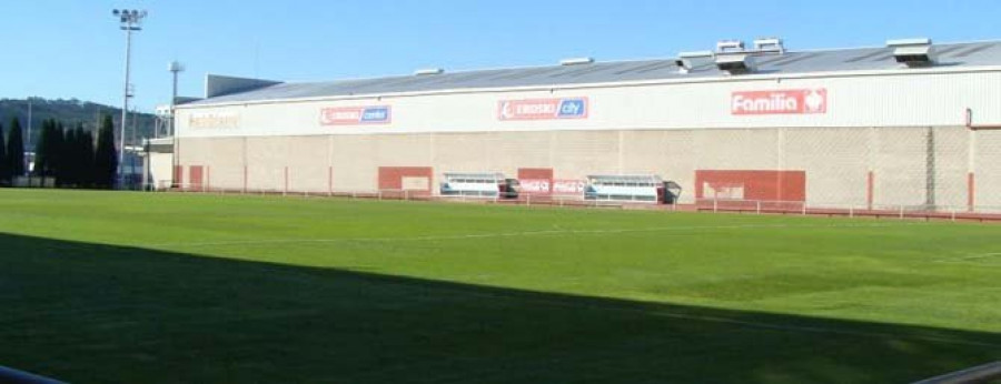 El Ayuntamiento de A Coruña invierte 370.000 euros en la mejora del campo de fútbol A Grela I