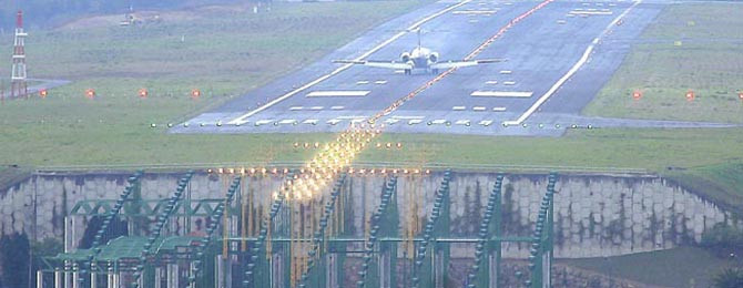 La Xunta dice que tres aeropuertos son una oportunidad si no hay 