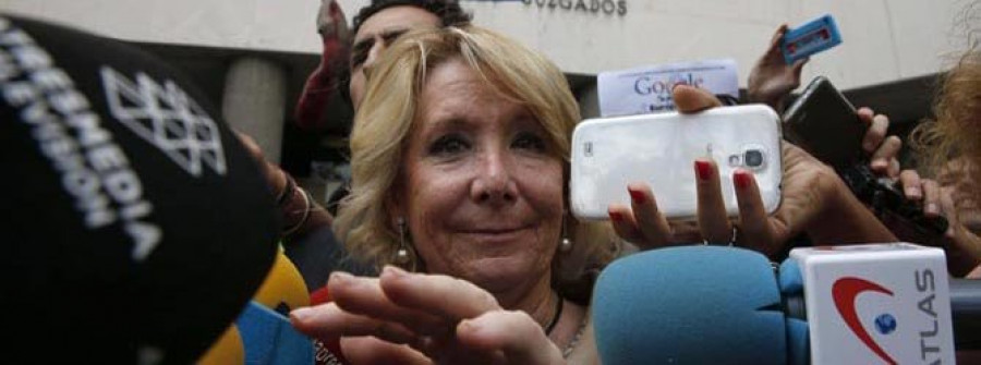 Esperanza Aguirre afronta divertida su declaración por un incidente de tráfico