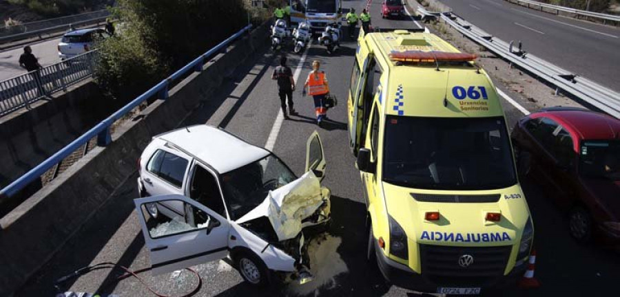 Un accidente de moto se salda con un fallecido y un herido en la N-120, a la altura de A Rúa