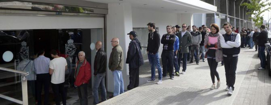El Deportivo supera los 14.000 abonados en Segunda