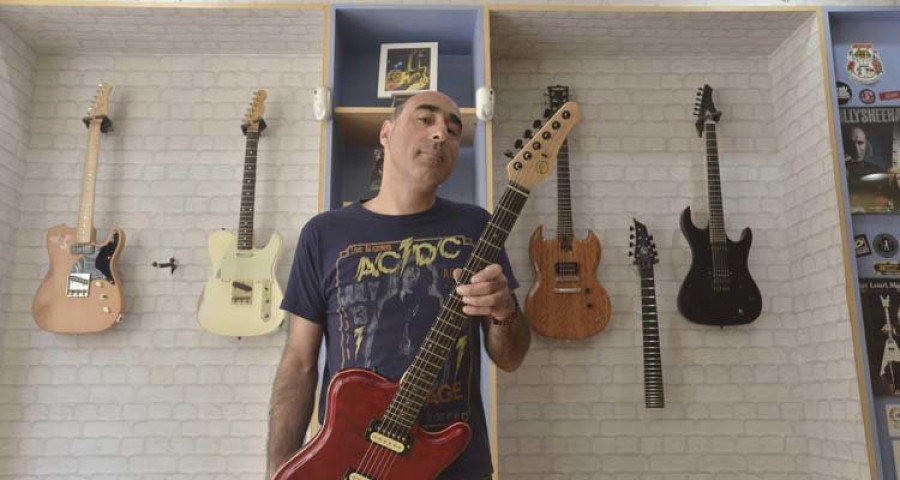 Reportaje | Una guitarra de nombre “Vento” sumará fondos para una guerra que “toca” a todos