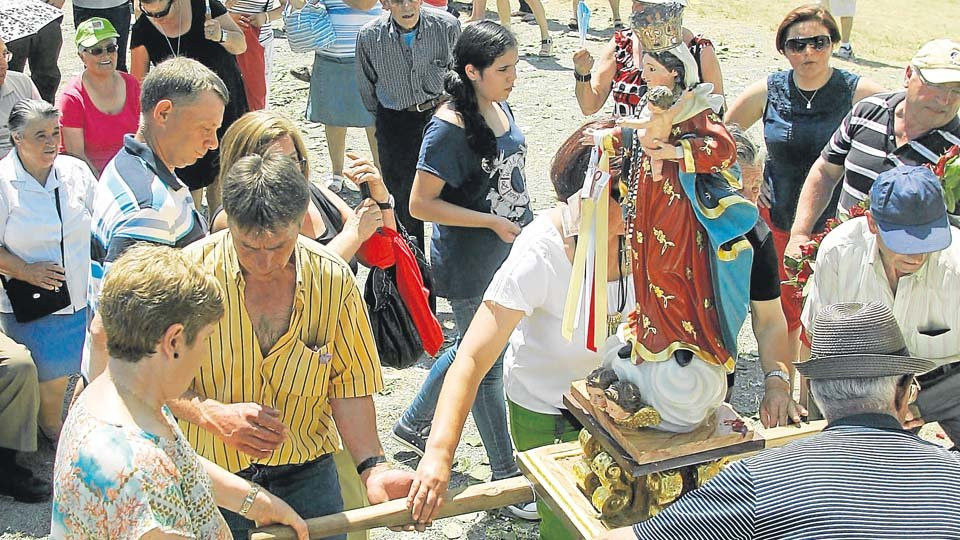 Los vecinos de Monteagudo recuperan un año más la romería de la Virxe da Estrela
