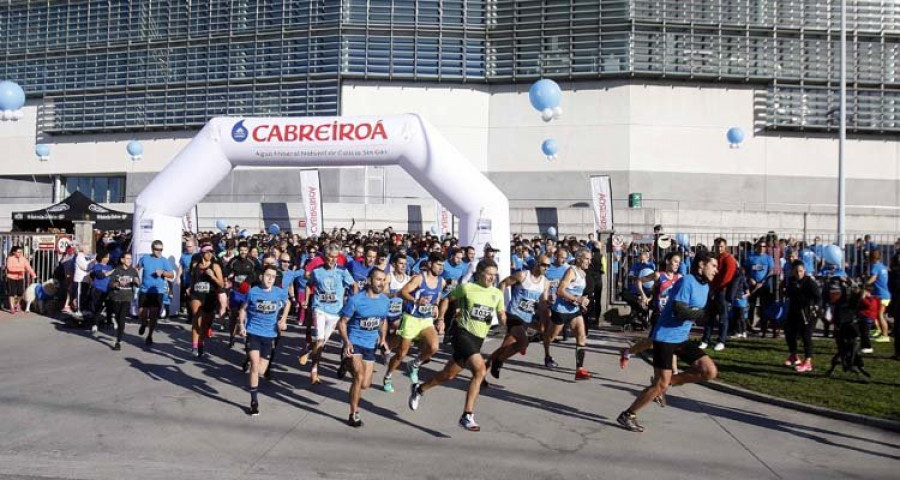 Cientos de personas participan en la carrera solidaria de Estrella Galicia por el polígono de A Grela