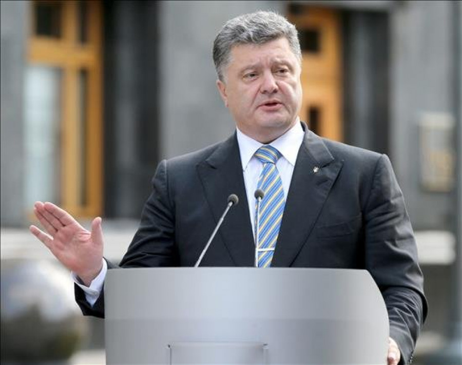 Poroshenko afirma que Ucrania ha demostrado que puede defenderse