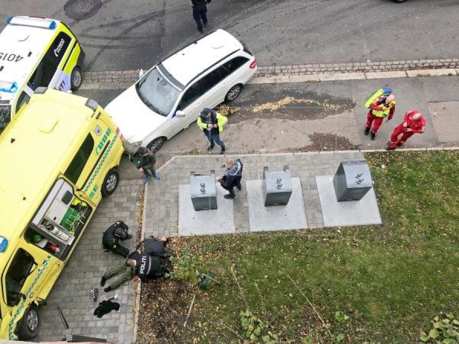 Un hombre armado roba una ambulancia y causa 3 heridos