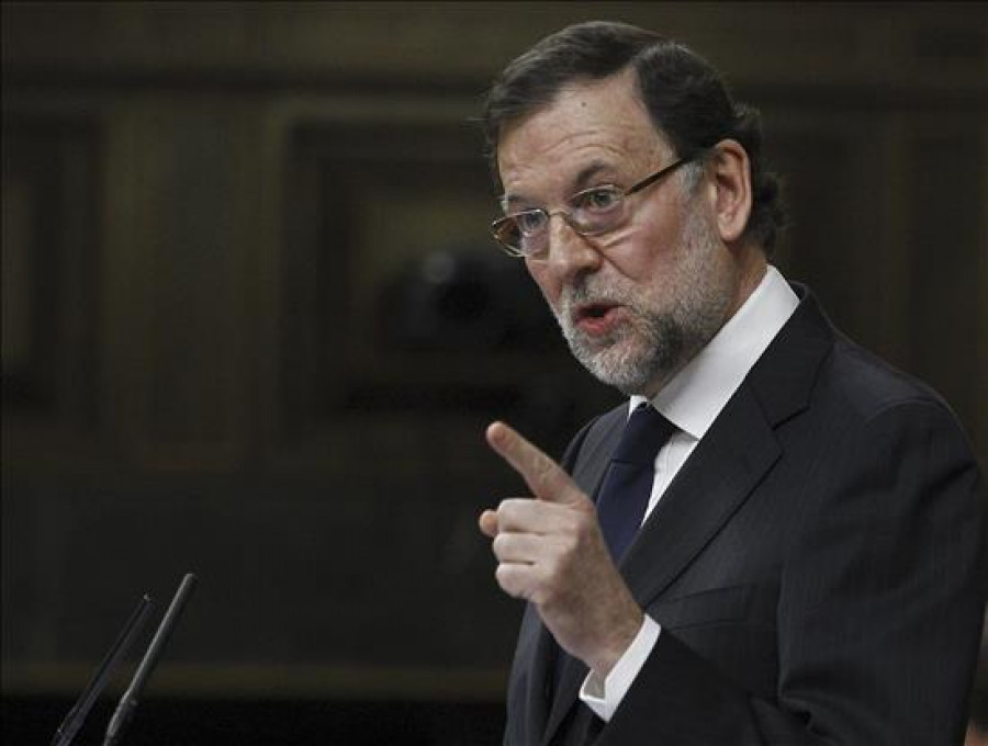 Rajoy reta a Rubalcaba a debatir sobre el sector eléctrico y el impuesto de sociedades