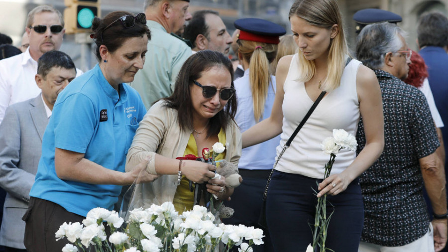 Barcelona conmemora con las víctimas divididas el segundo aniversario de los atentados del 17A