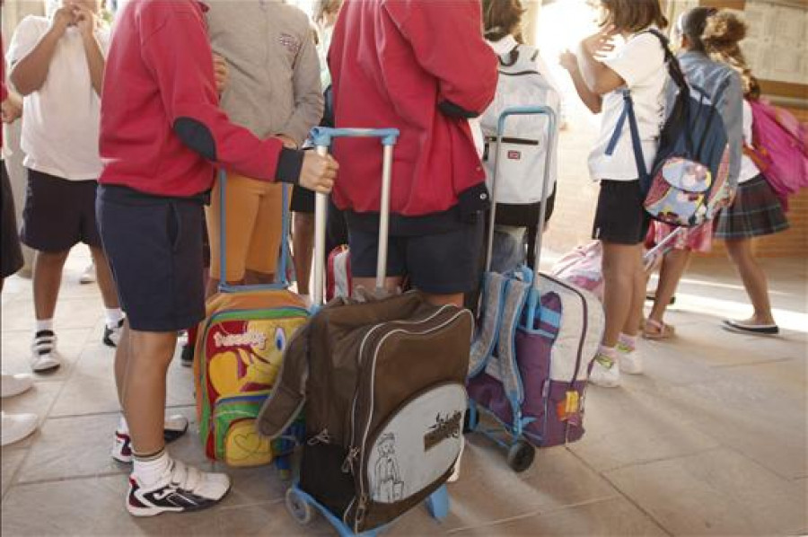 Más de 6.000 estudiantes se quedan sin transporte escolar en Extremadura