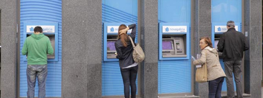 Ingresos disponibles de hogares griegos caen un 9,3 % en el segundo trimestre