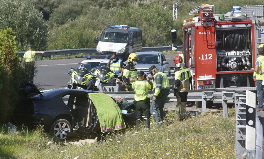 Fallecen un joven de 19 años y su madre en un accidente en la A-6