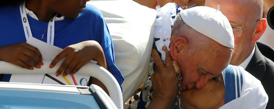 El papa Francisco canoniza a la madre Teresa de Calcuta, la  “santa de las cloacas”