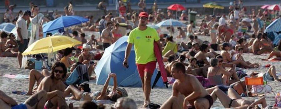 La vigilancia de las playas se ampliará hasta final de mes si se mantiene el calor