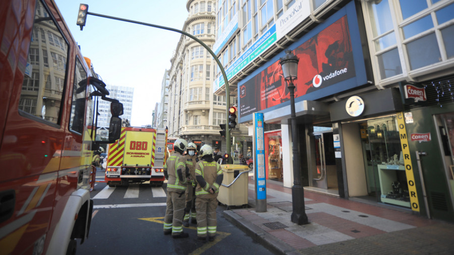 Los Bomberos acuden a tres avisos de fuegos en menos de doce horas