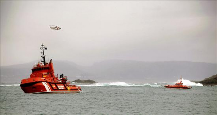 Muere un pescador al caer al mar a 20 millas de Burela (Lugo)