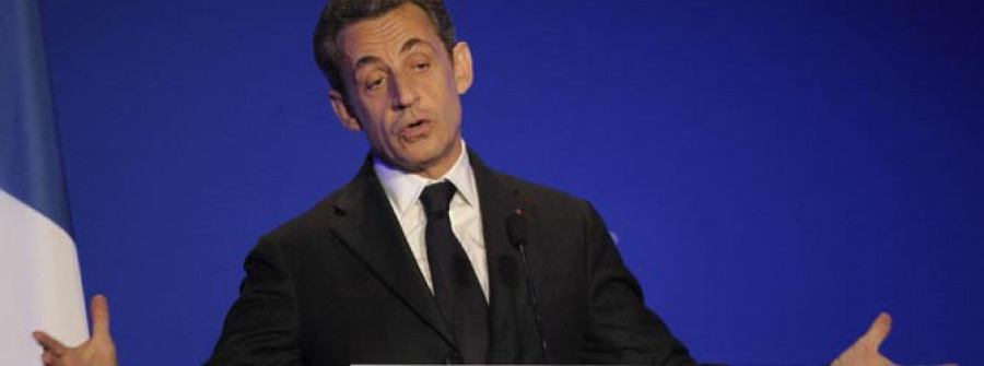 Sarkozy vuelve a cargar contra Zapatero en la última fase de la campaña electoral