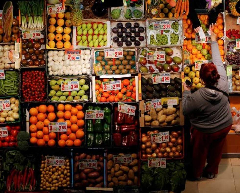 Sanidade insta a seguir una dieta “rica en frutas y verduras” durante el verano