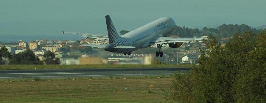 El PSOE coruñés rechaza un gestor único para los tres aeropuertos gallegos