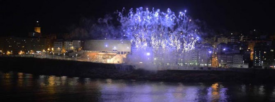 A Coruña volvió a celebrar con fuego el arrojo de sus héroes frente a Drake