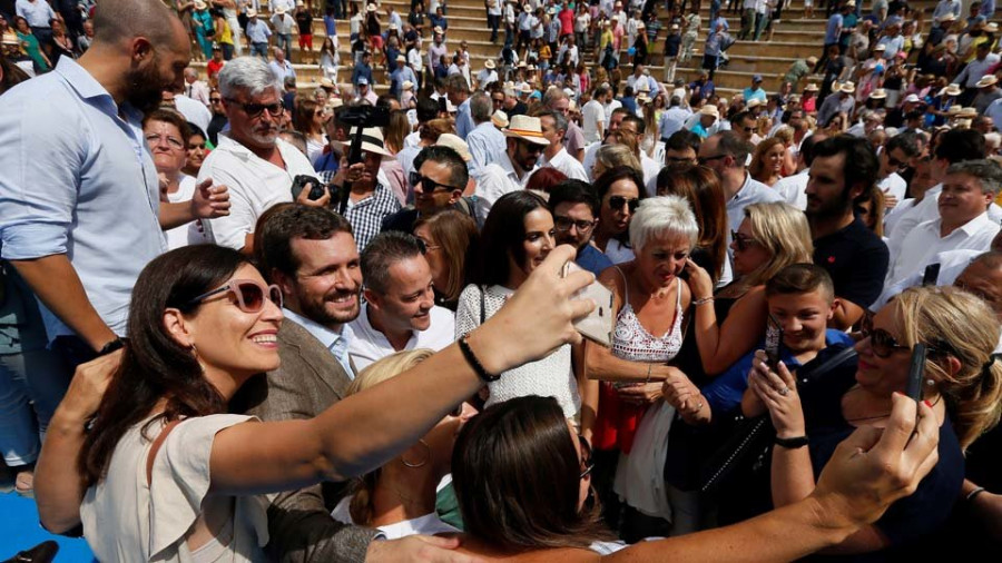 Casado insiste en tender la mano a  Cs y Vox para crear una “casa común”