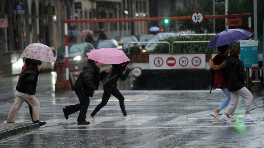 La inestabilidad con lluvias fuertes y viento permanecerá hasta el domingo en Galicia