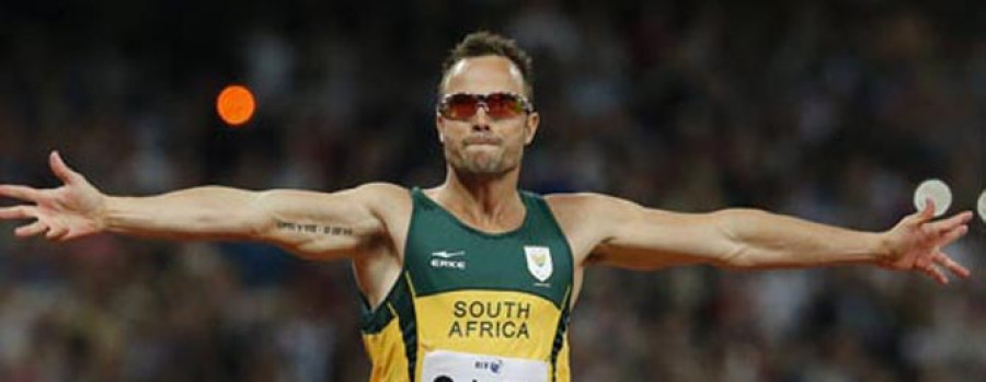 La Policía acusa de asesinato premeditado al atleta Pistorius por la muerte de su novia