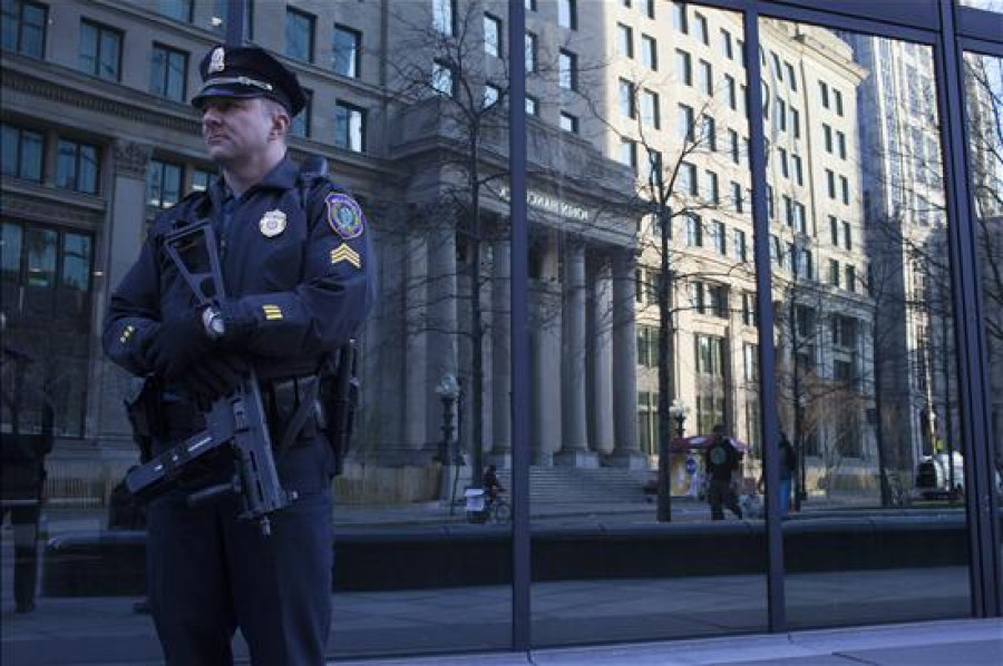 El Gobernador de Nueva York pone en alerta a los servicios de emergencia tras el atentado de Boston