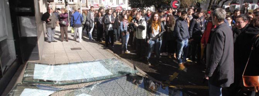 Las protestas contra la Lomce dejan en Galicia un detenido y 75 identificados