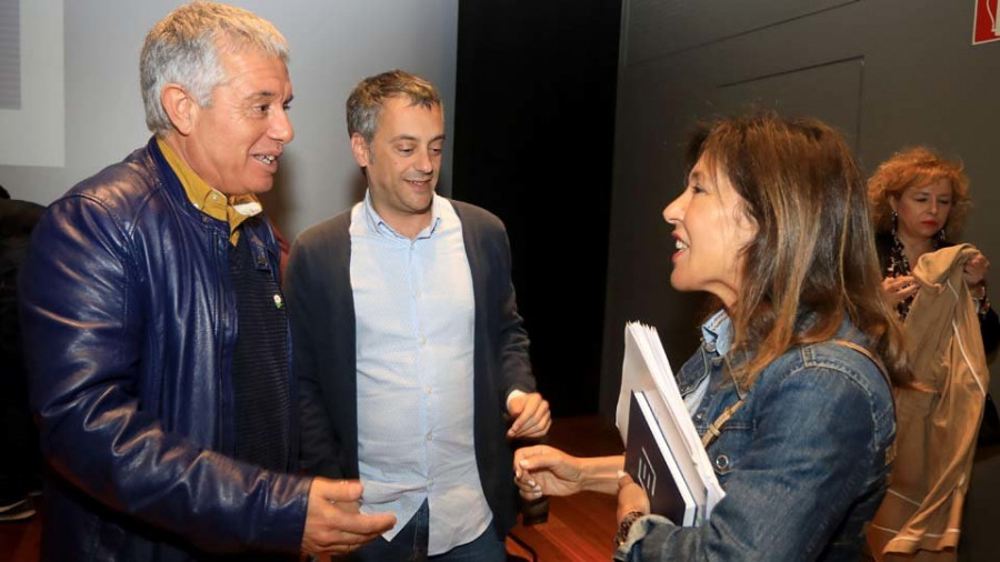 La Marea, el PP y el PSOE se enzarzan en reproches a una semana del 26-M
