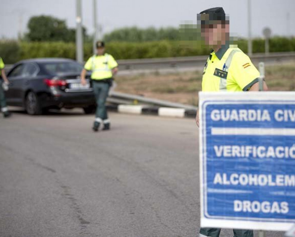 Detenido un camionero ruso en la A-52 al sextuplicar la tasa de alcoholemia