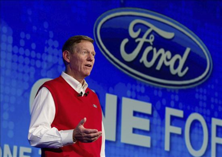 Acciones de Ford suben con noticia de que Alan Mulally no se irá a Microsoft