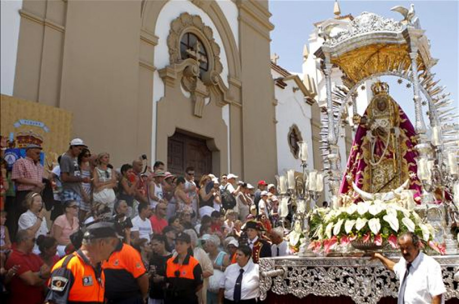 Miles de peregrinos celebran la fiesta de la Virgen de Candelaria en Tenerife